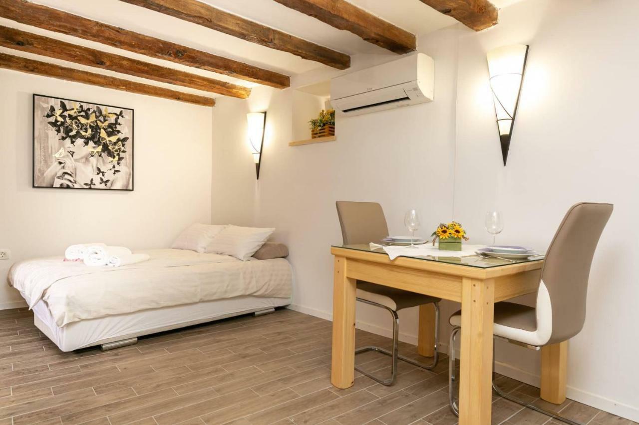 Studio Apartman Old Town Novi Vinodolski Buitenkant foto